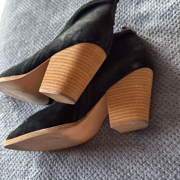 Jeffrey Campbell Black Suede Rosalee Booties Size 9.5 V Cut Stacked Heel Western - Picture 6 of 10